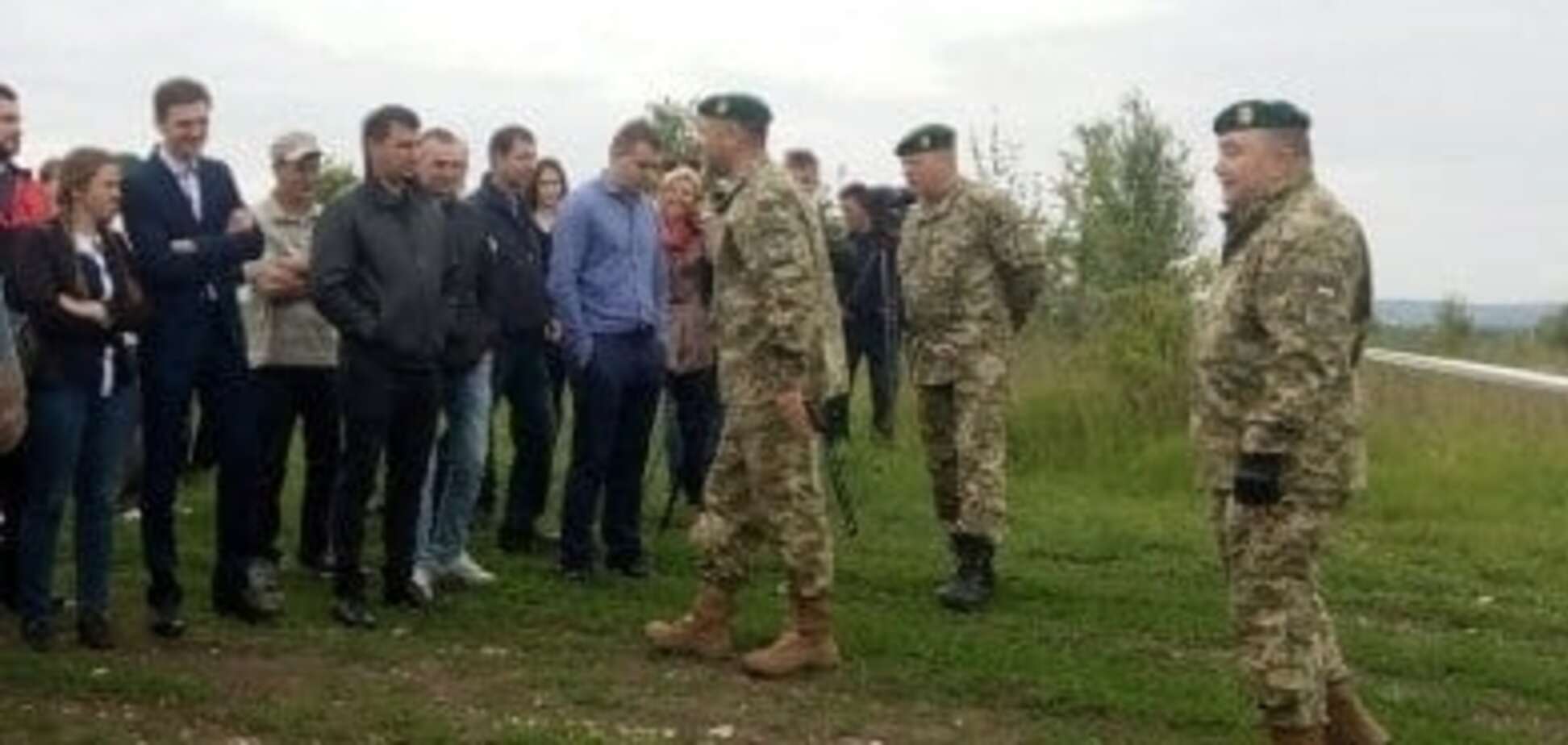 Хмельницькі депутати у польових умовах вивчали діяльність прикордонників