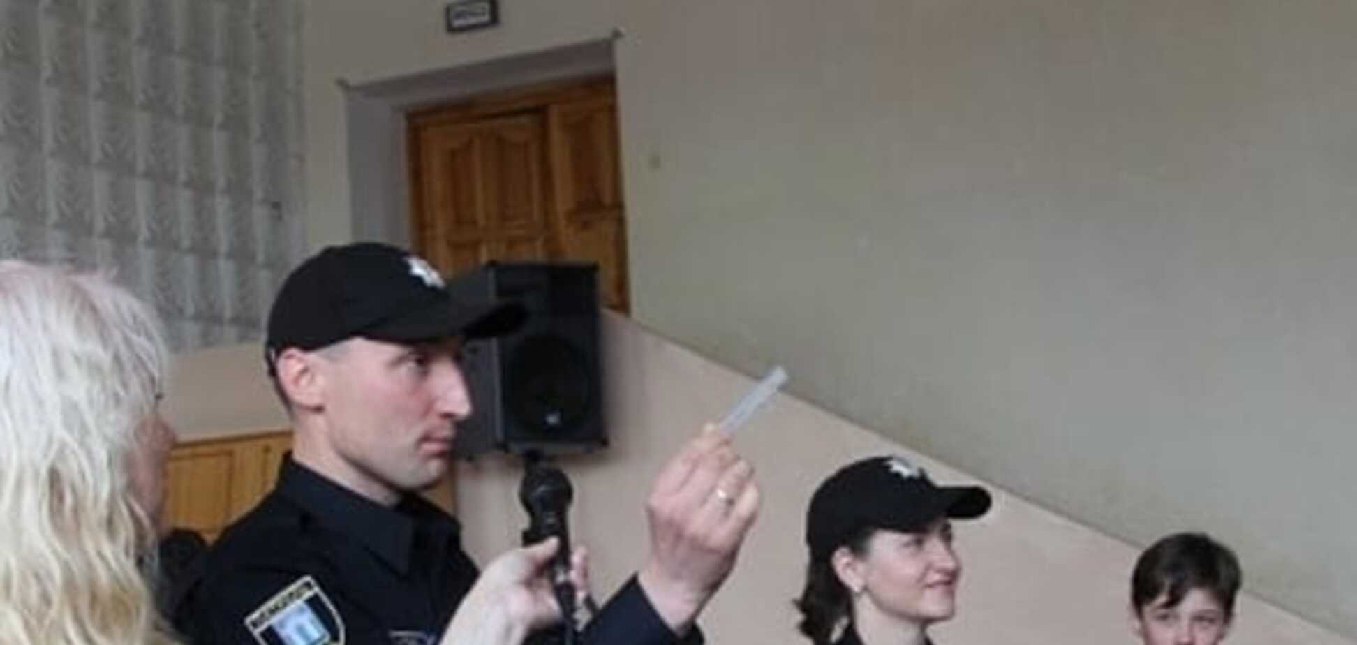 Поліцейські навчили рівненських школярів, як слід поводитись на канікулах (фото+відео)