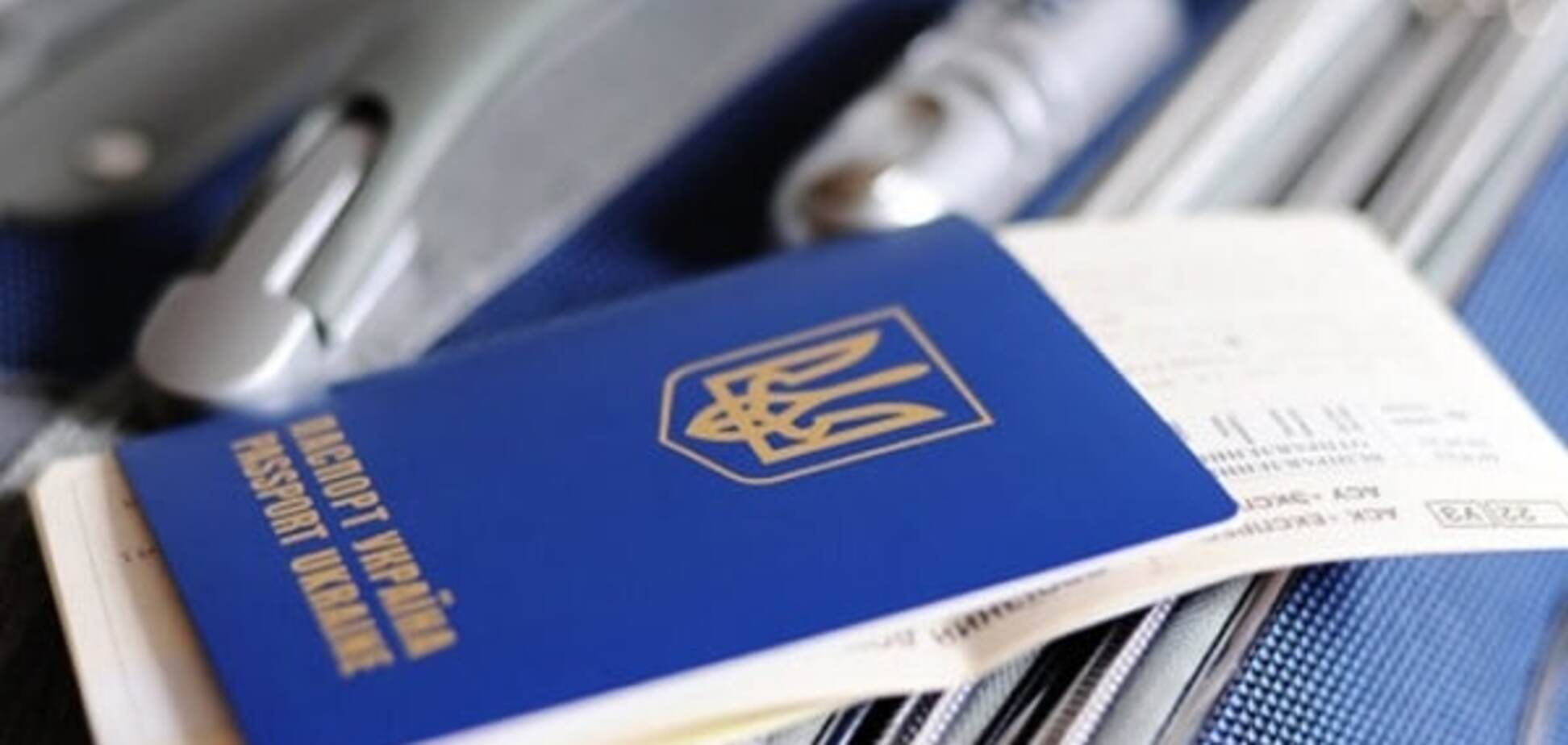 Еврокомиссар рассказал, когда украинцы смогут ездить в Европу без виз