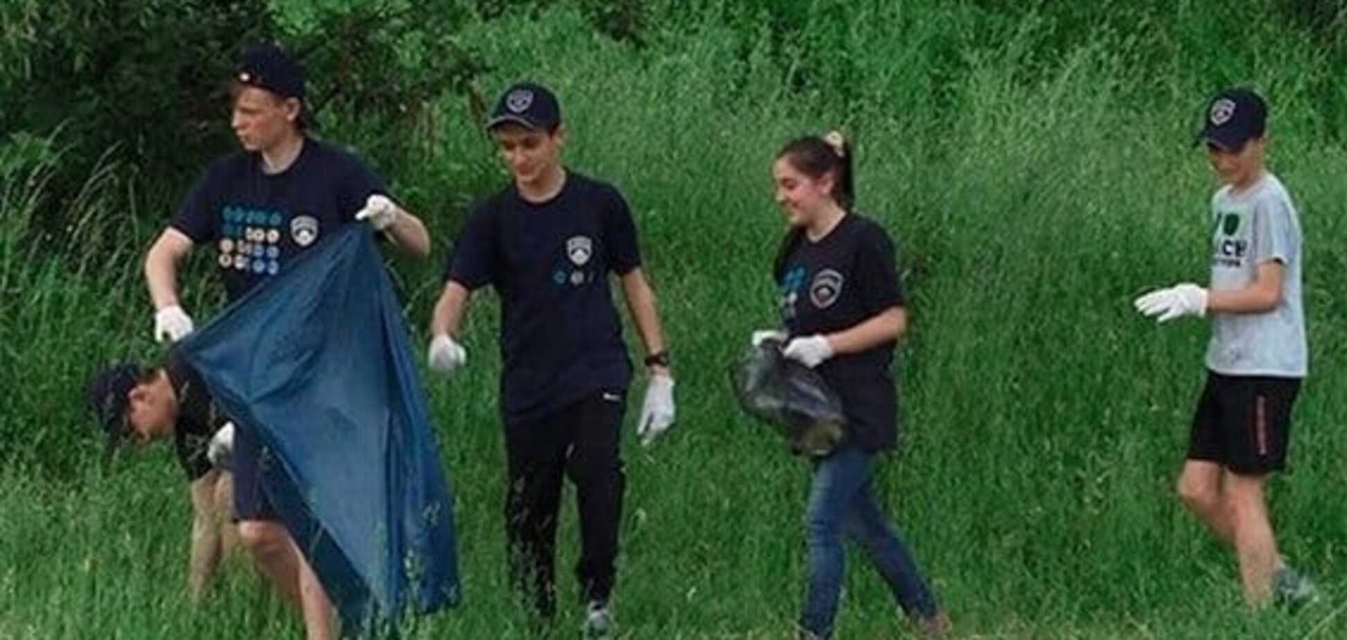 Франківські школярі-'дослідники' подбали про чистоту берега річки Бистриці-Надвірнянської (фото)