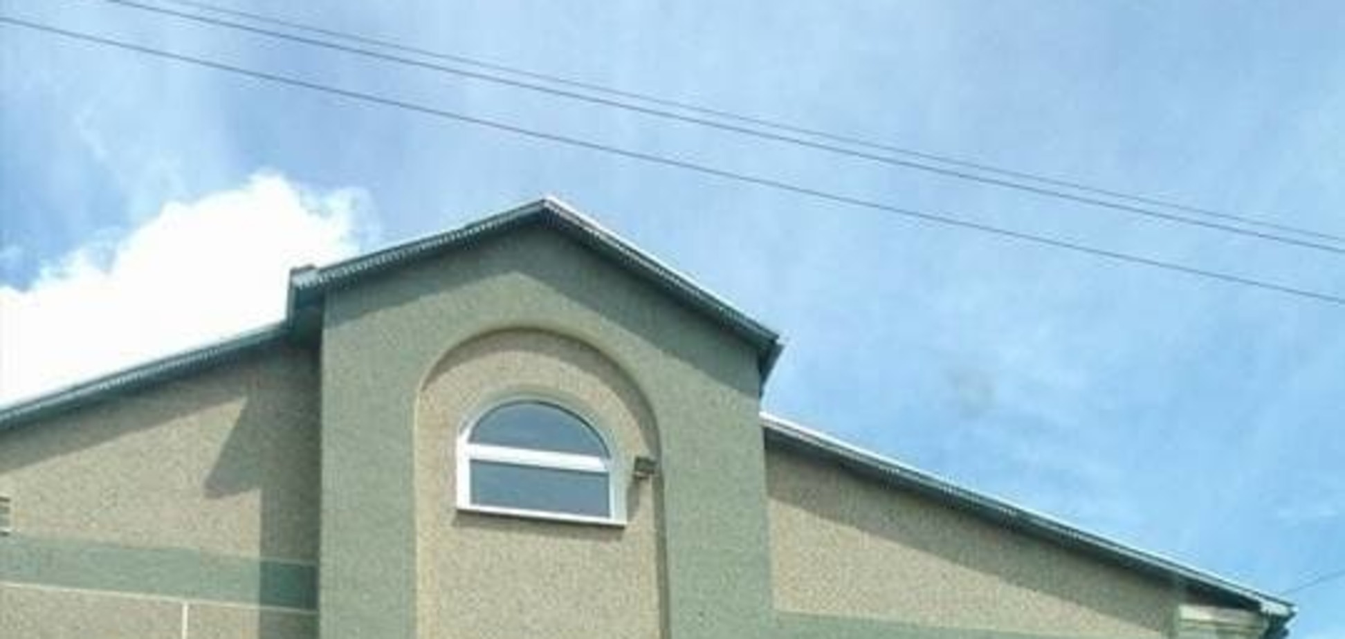 'Автомайдан' продемонстрував два будинки прокурора, затриманого НАБУ на Тернопільщині