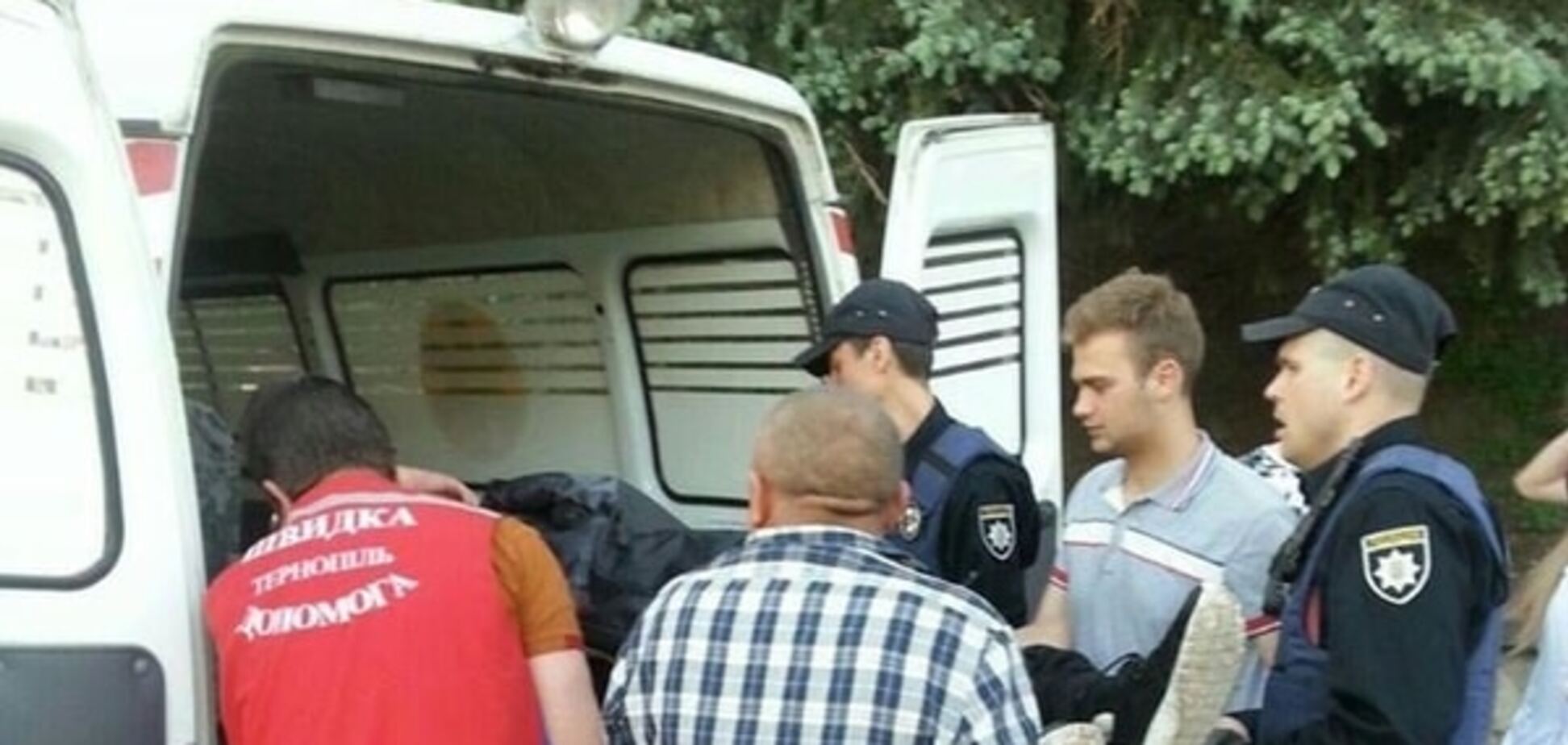 Поліцейські у Тернополі рятували п’яного випускника