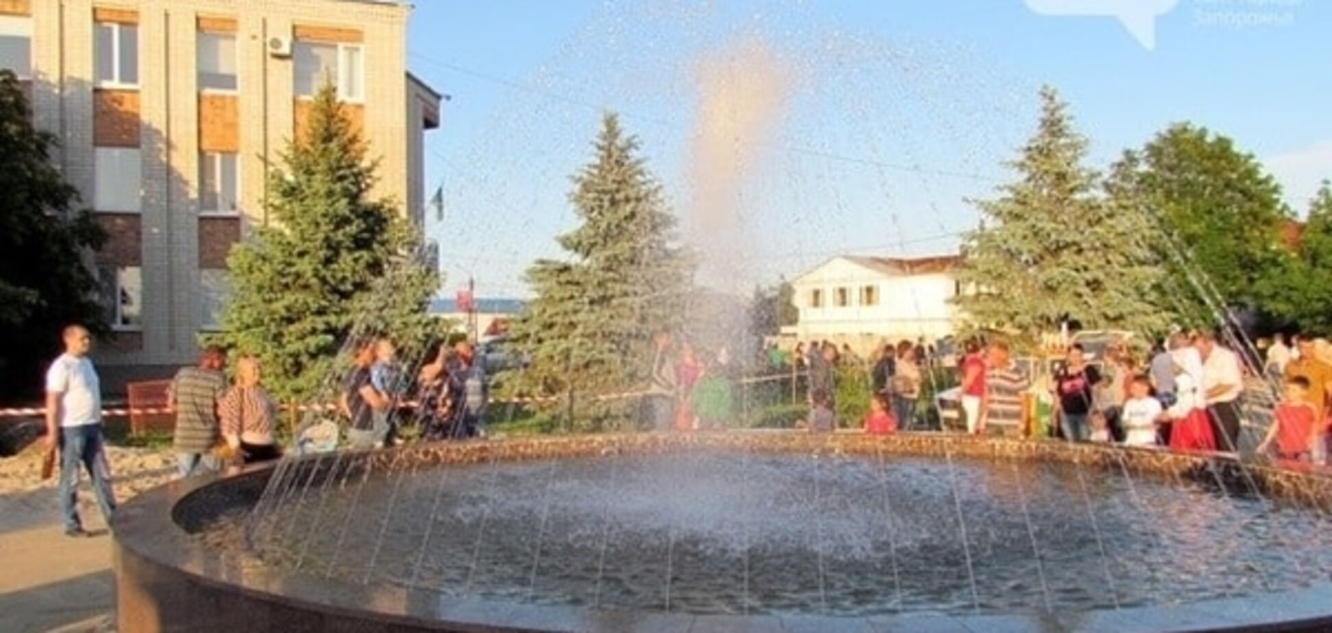 Подготовка к курортному сезону: в Кирилловке запустили фонтан
