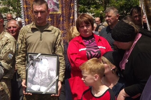 Городенківщина прощалася з Володимиром Дзундзою, який загинув у зоні АТО (фото)