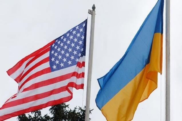Флаги США и Украины