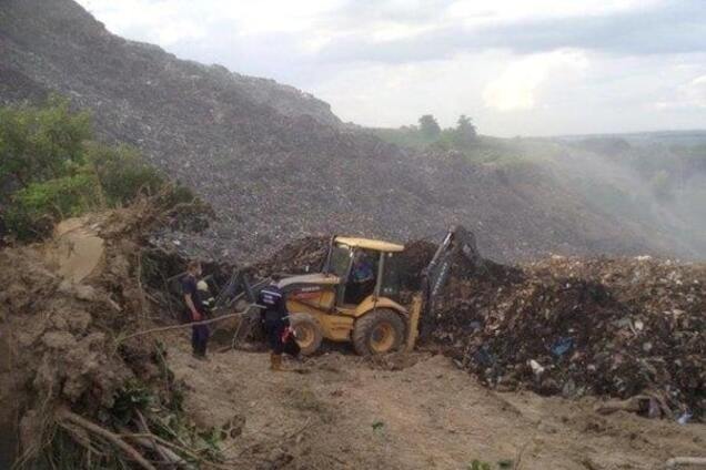 Фото с места оползня на свалке под Львовом
