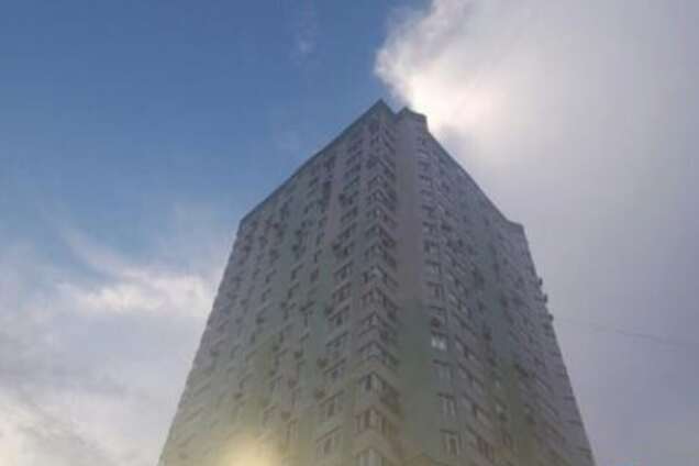 мальчик выпал из окна