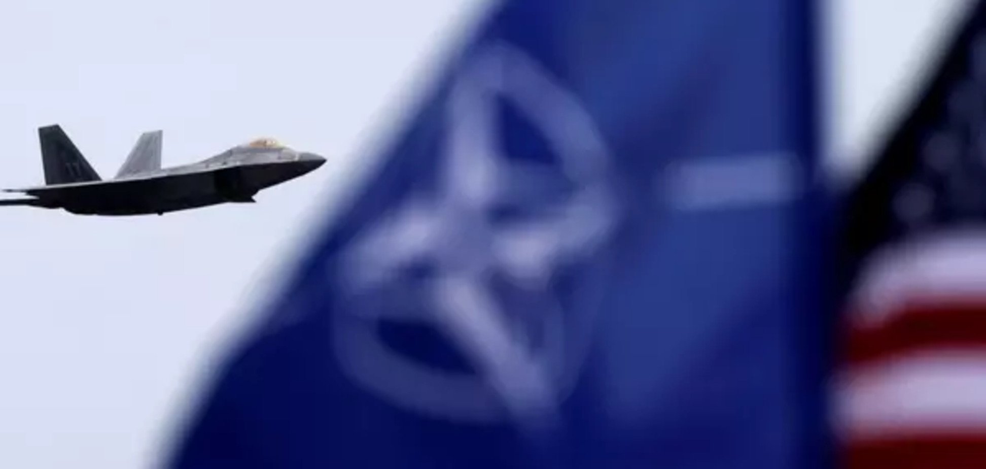 НАТО - опора для мира