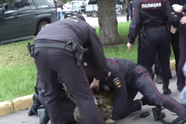 Подавили: в Крыму разогнали митинг крымских казаков