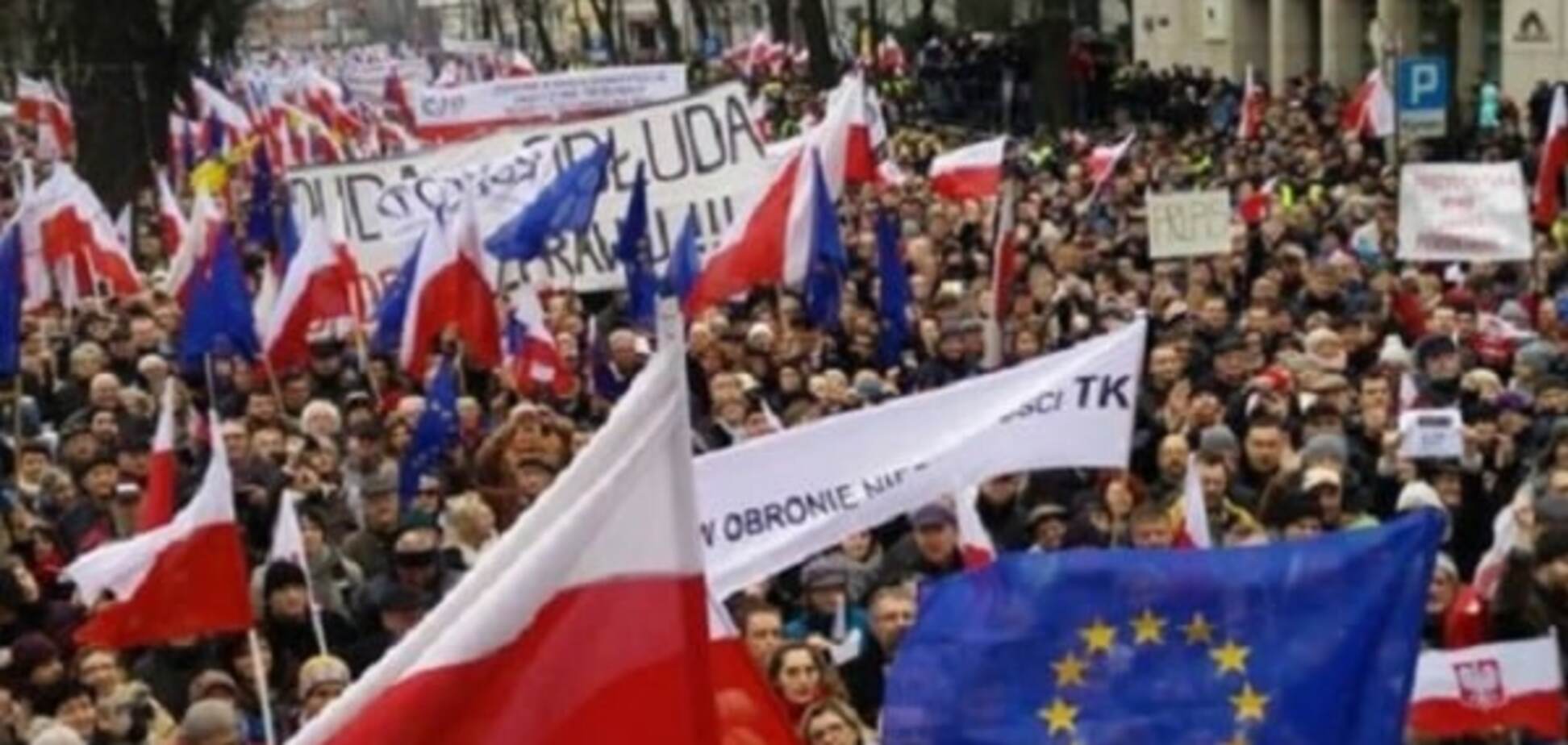 Против чего протестуют поляки