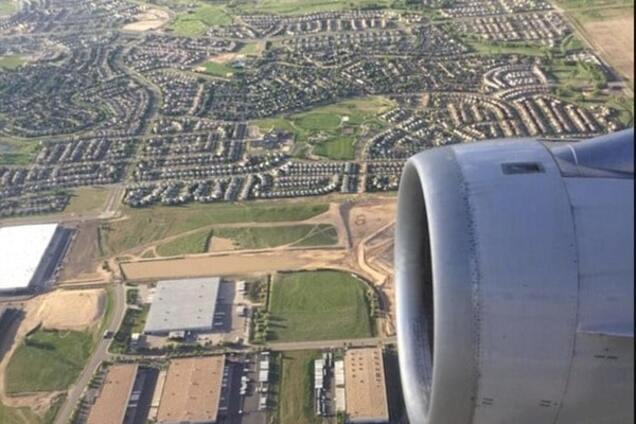 Найди 'перчинку': зоркий пассажир самолета озадачил сеть эротической фотозагадкой. Фотофакт