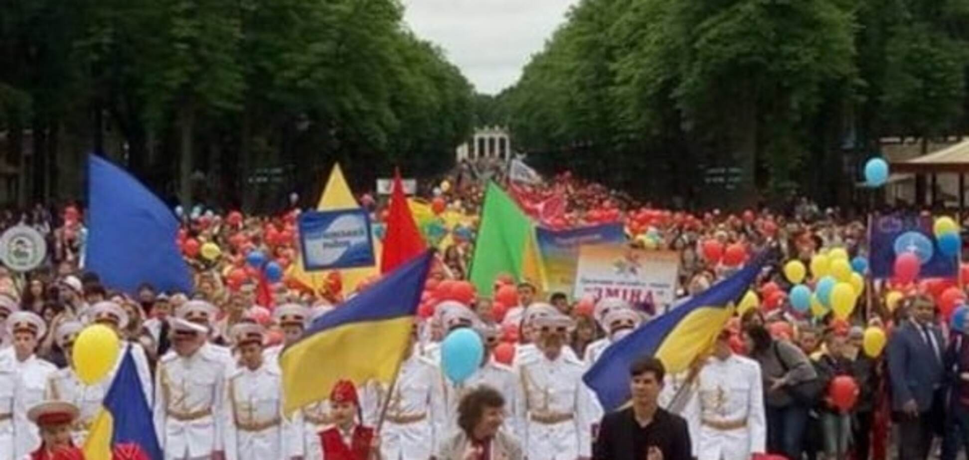 'Разом нас багато': в Харькове дети установили рекорд Украины
