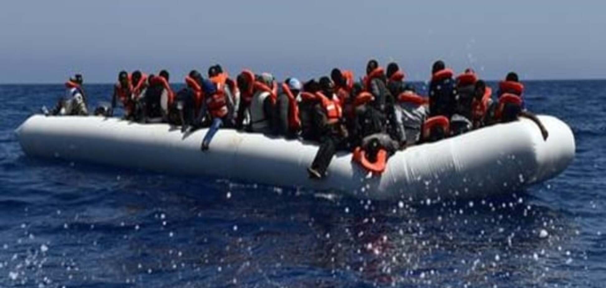 Понад 100 човнів перевізників мігрантів знищено за рік у Середземному морі