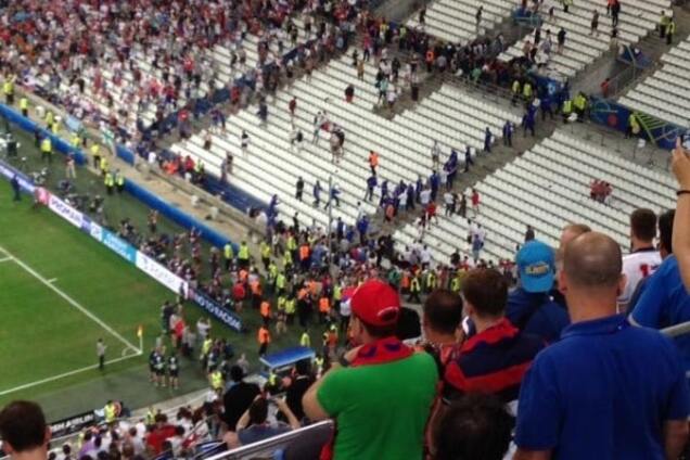 Евро-2016. Болельщики устроили жесткую драку на трибунах после матча Англия - Россия: видеофакт