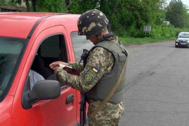 Шпигують по всьому Донбасу: поліція затримала 13 осіб, причетних до 'ДНР'