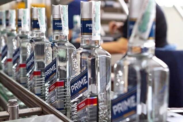 Водка из 'ДНР' под украинским брендом: кто очистит прилавки торговых сетей
