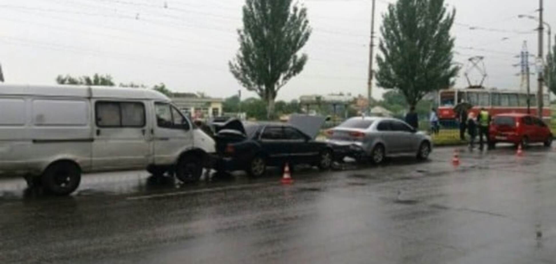 Дикая'ГАЗель': в Днепре произошло ДТП с участием четырех автомобилей. Фото