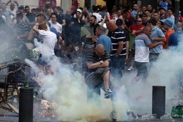 Виявляється, це француженка паскудить