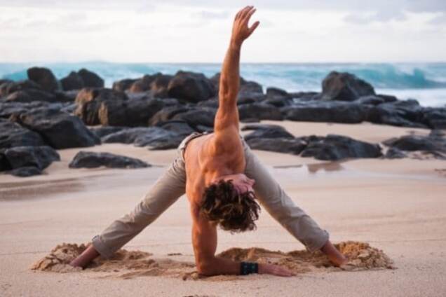 Польза для мужчин и женщин: генетик назвала неожиданные 'плюсы' занятий йогой