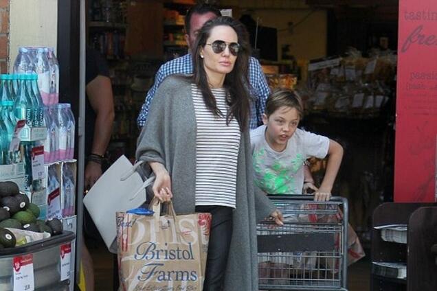 Анджелина Джоли фото