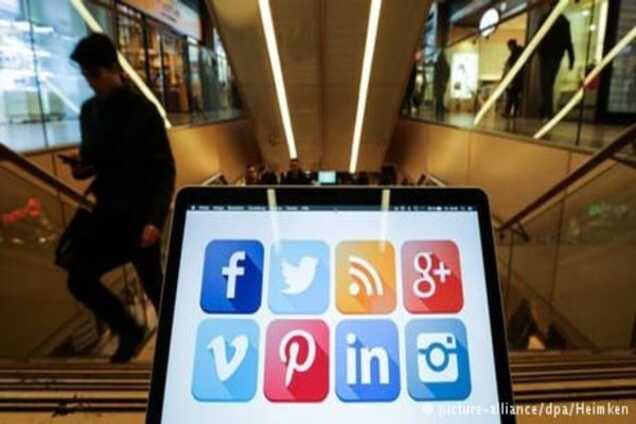 Алжир заблокував Facebook і Twitter через випускні іспити