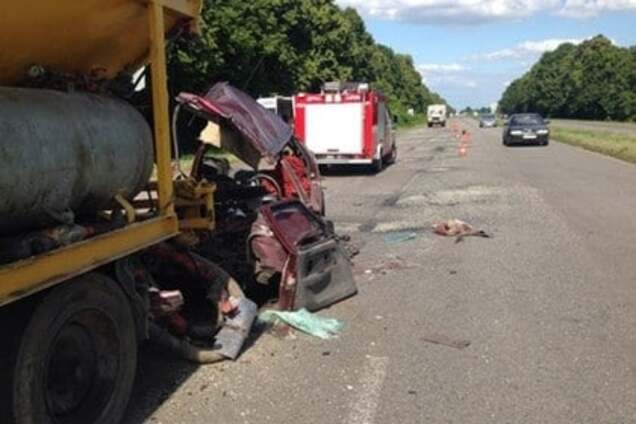 В смертельном ДТП на трассе Киев-Харьков погибли двое людей