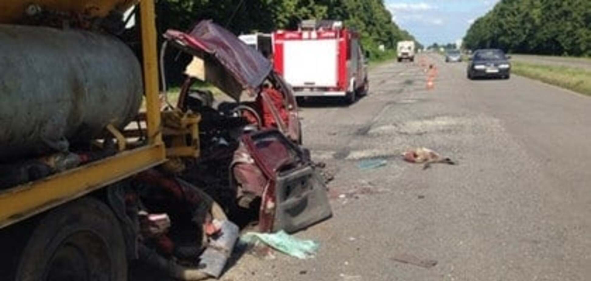 В смертельном ДТП на трассе Киев-Харьков погибли двое людей