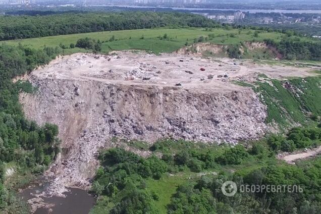 'Мусорный Эверест' Киева: мегасвалка в зеленой зоне столицы - видео с воздуха