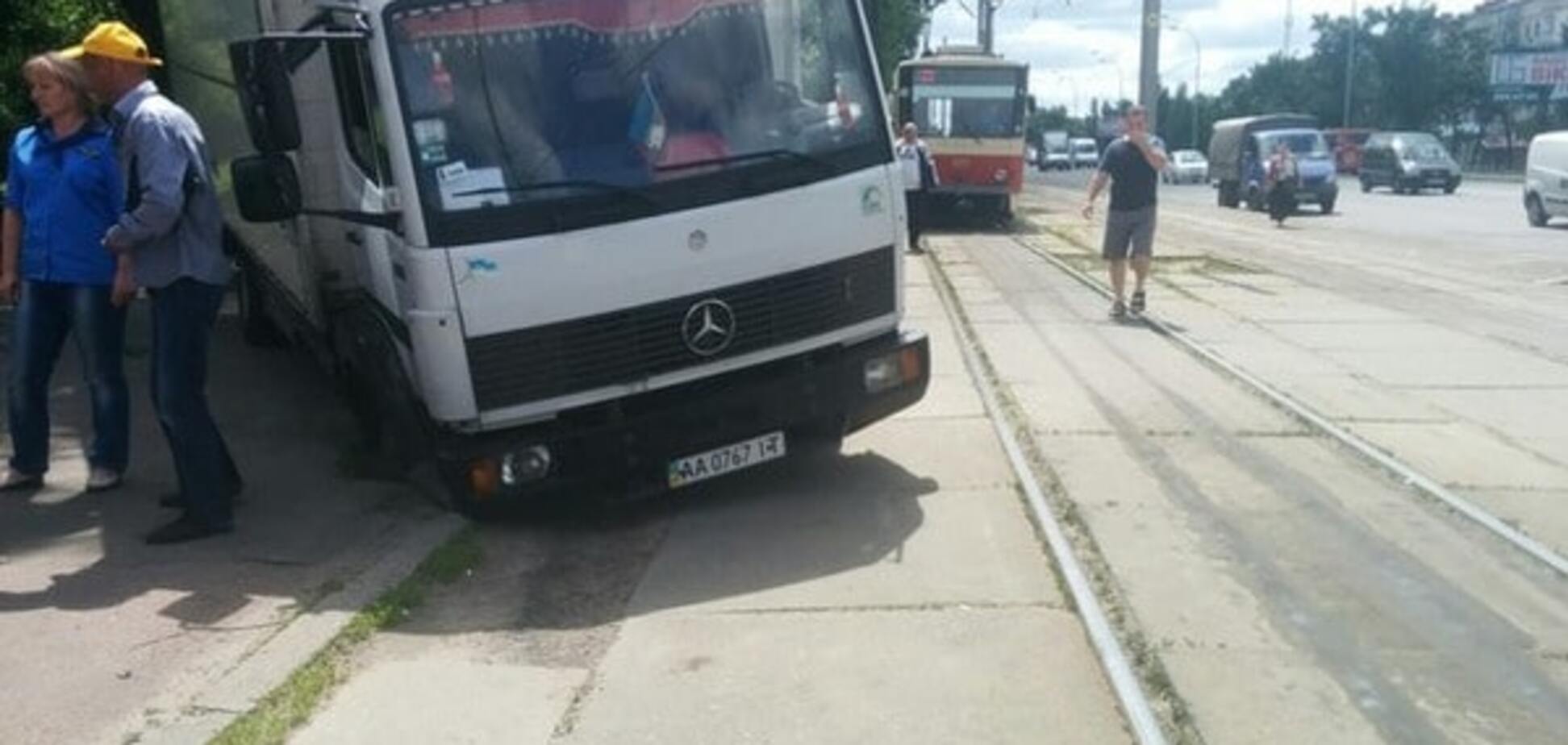 провал асфальта