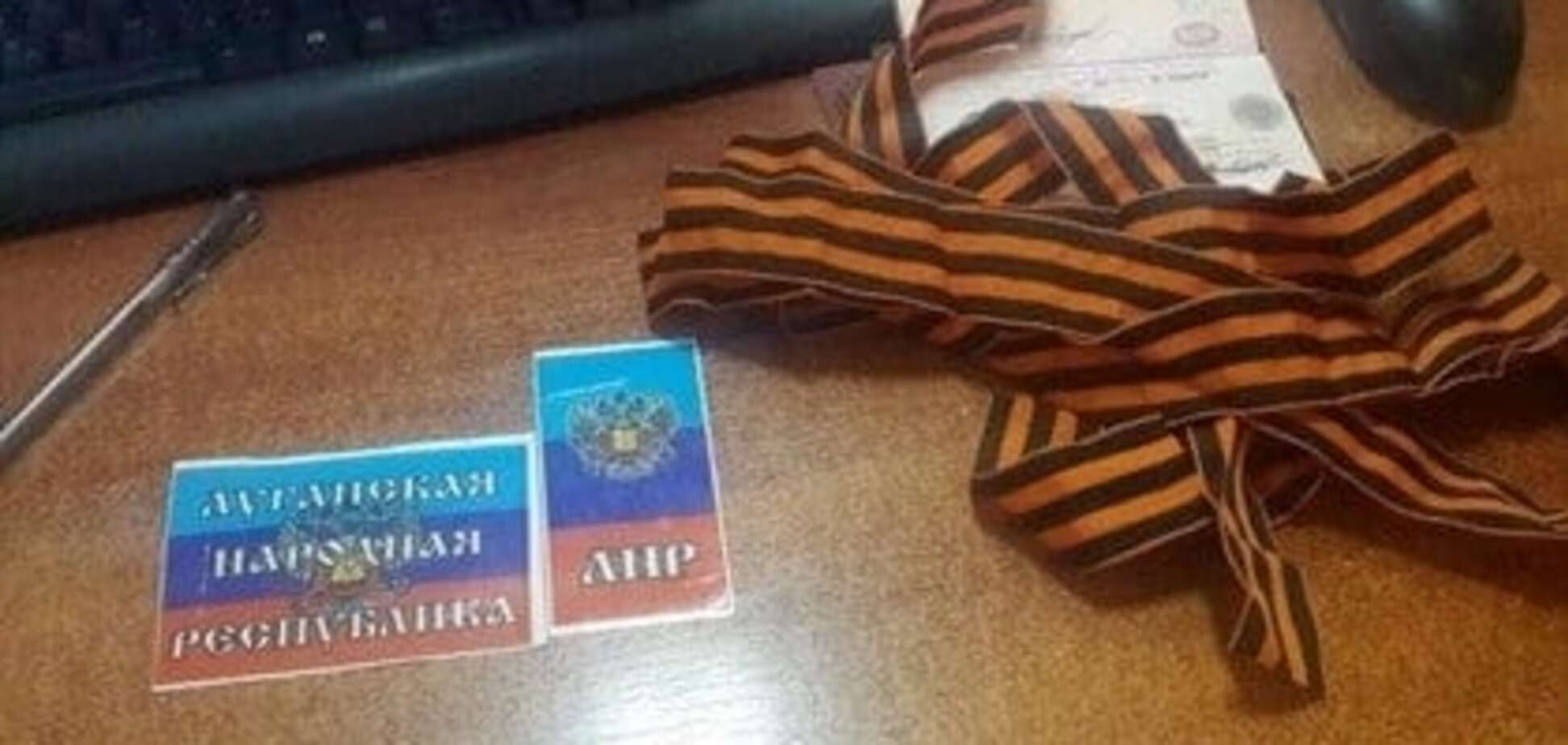 'Русский мир' не пройдет: в Украину не пустили россиян с символикой 'ЛНР'. Фото