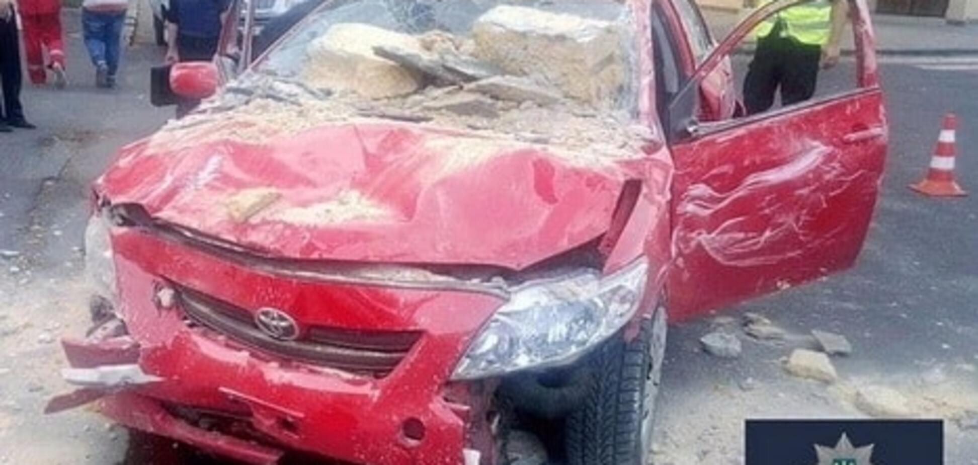 Машина в 'хлам': пьяный 17-летний юноша украл у родителей иномарку и устроил ДТП. Фото