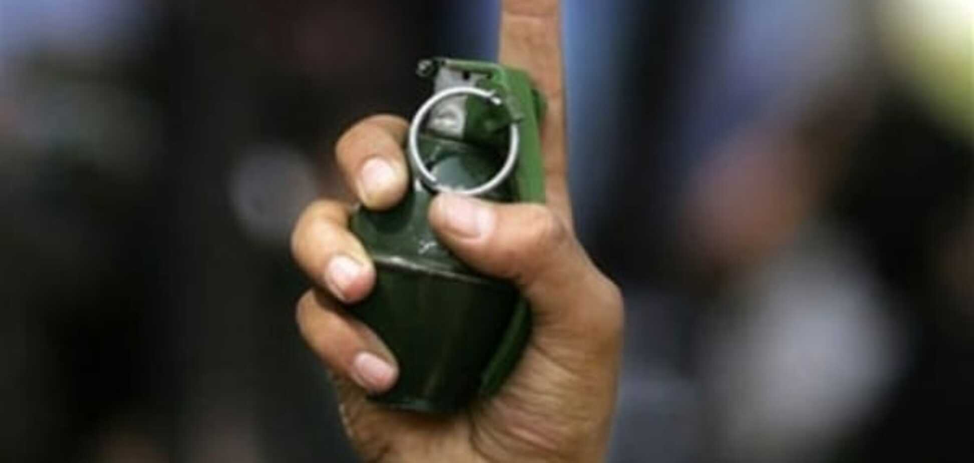 В Павлограде мужчина из-за ревности хотел взорвать себя гранатой и застрелиться