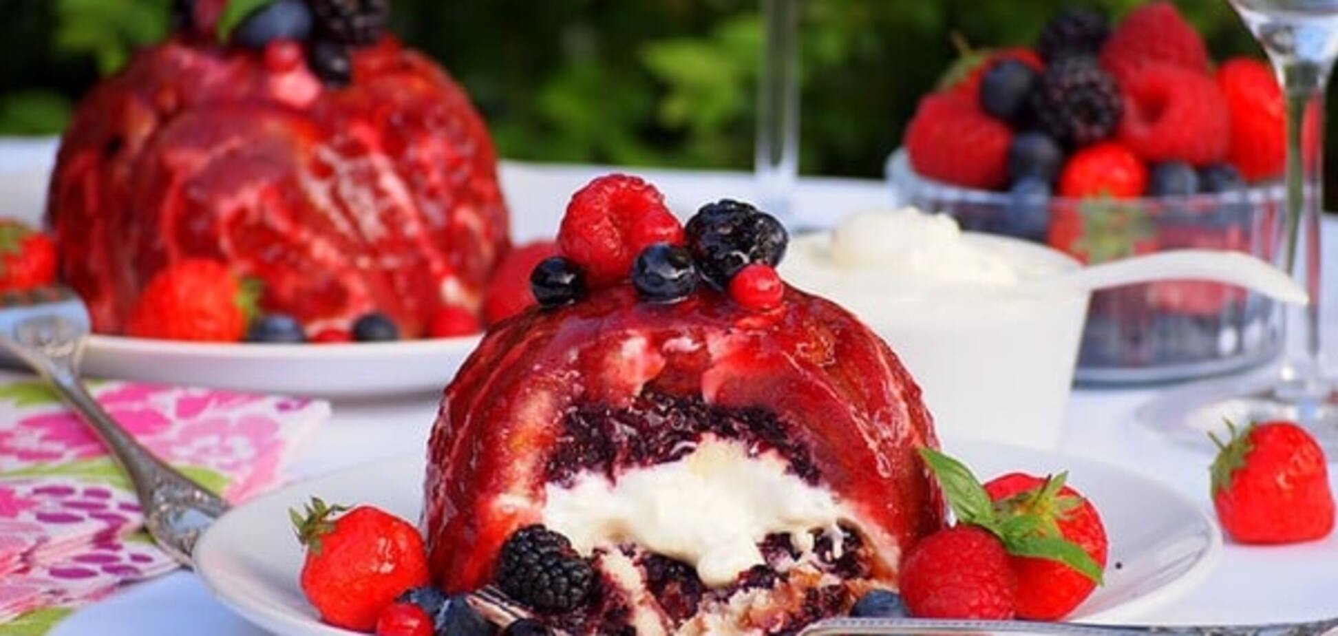 Как приготовить английский ягодный пудинг: рецепт полезного десерта