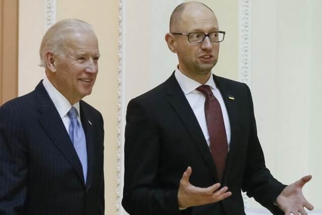 Джо Байден, Арсений Яценюк