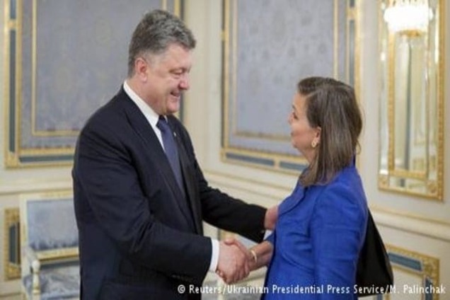 Порошенко обговорив у Києві з Нуланд свою майбутню зустріч з Обамою