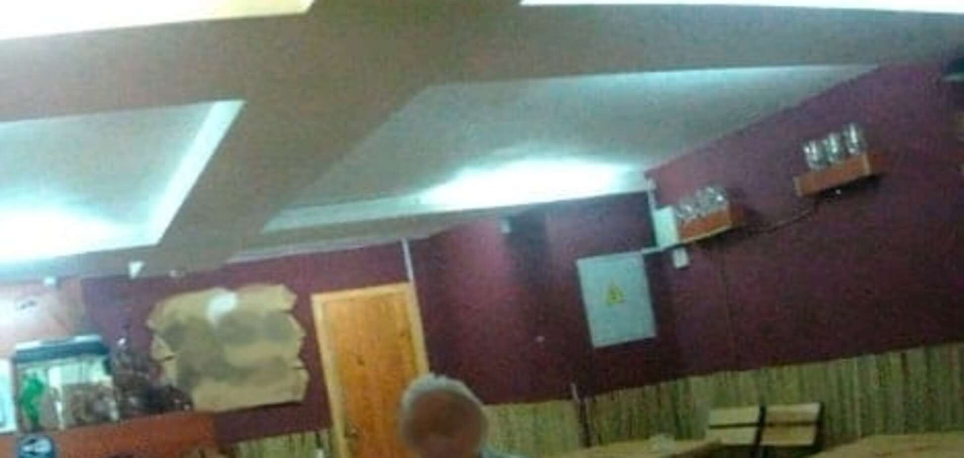 Опасный отдых: в Запорожье пьяный мужчина угрожал гранатой посетителям кафе. Фото