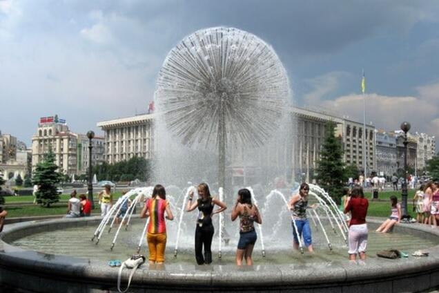 Аномальна спека може залишити Київ без світла