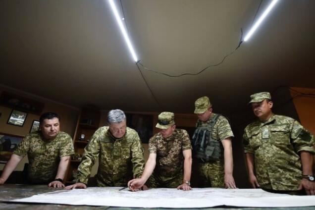 Президент проинспектировал линию опорных пунктов