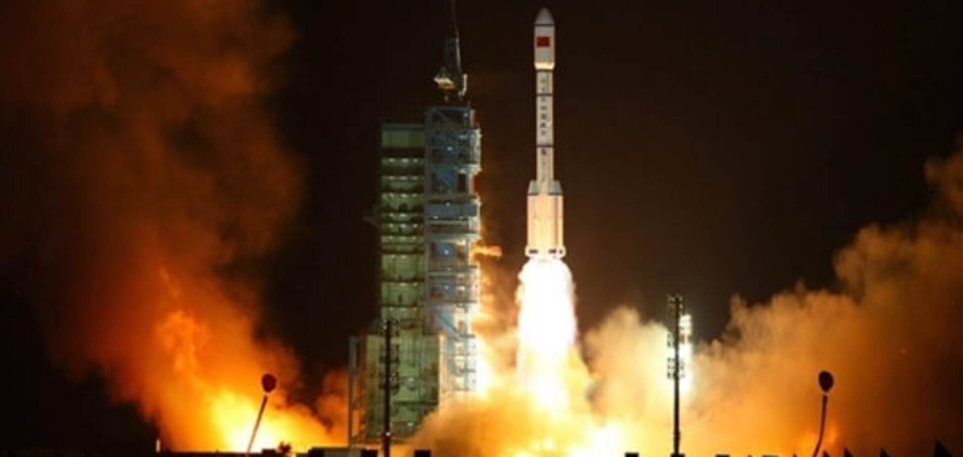 Китай успешно запустил в космос новую ракету 'Чанчжэн-7'. Фото