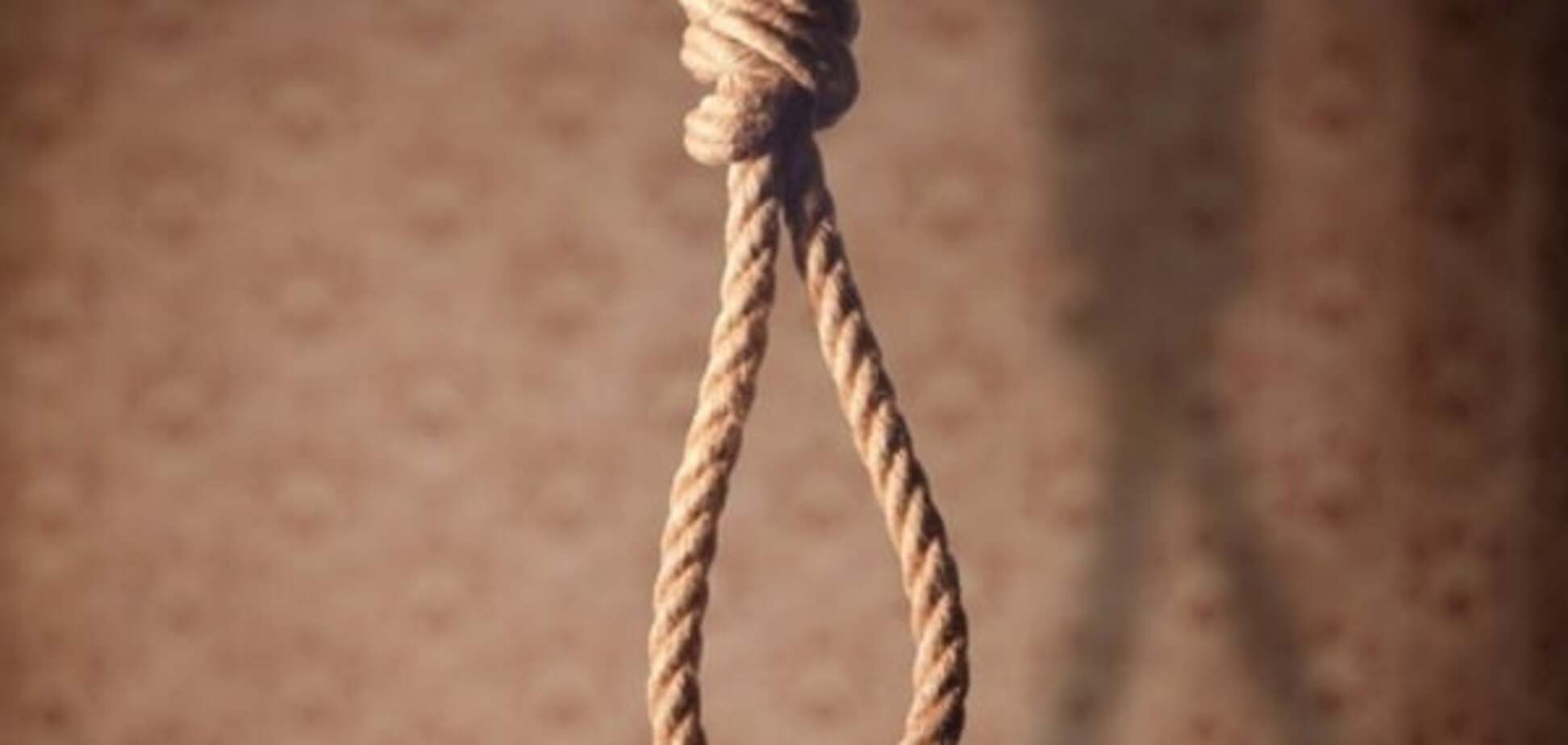 На глазах у бабушки и беременной жены: на Херсонщине мужчина наложил на себя руки