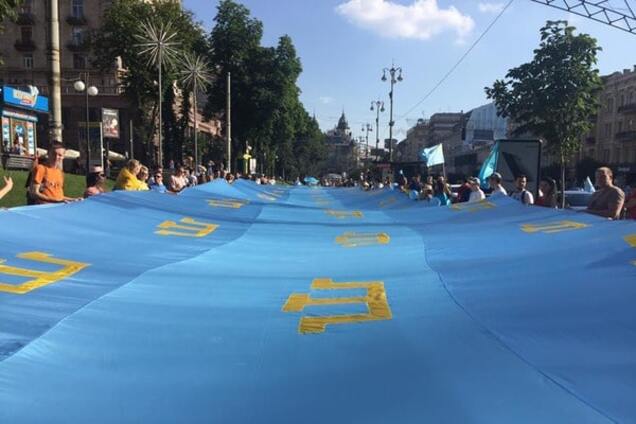 День крымскотатарского флага: как в Киеве отметили праздник. Опубликованы фото