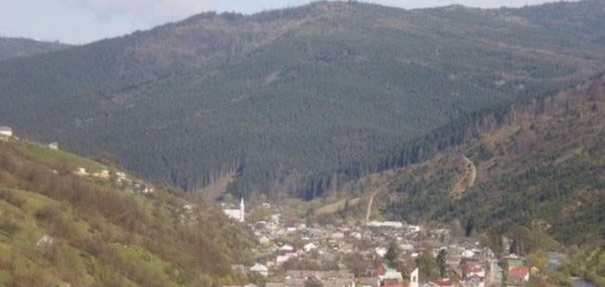 На Закарпатті селевий потік з гір відрізав село від цивілізації