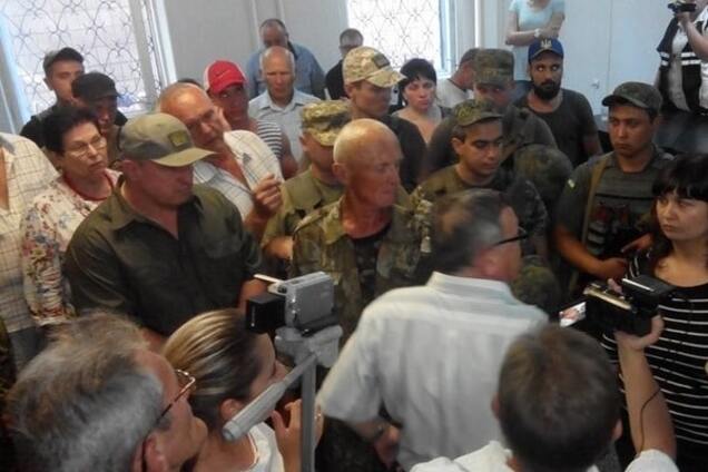 Драки в суде Мариуполя