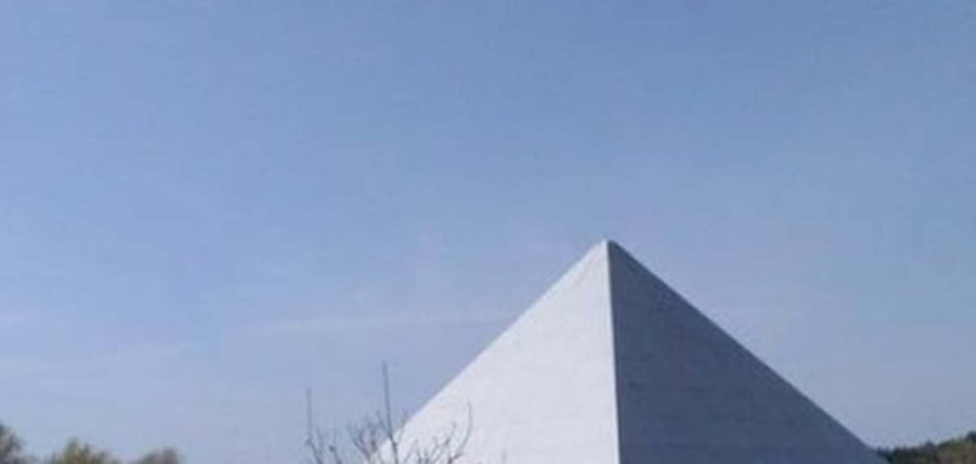Піраміда Хеопса на Полтавщині: активісти побудували прототип єгипетської усипальниці. Фото