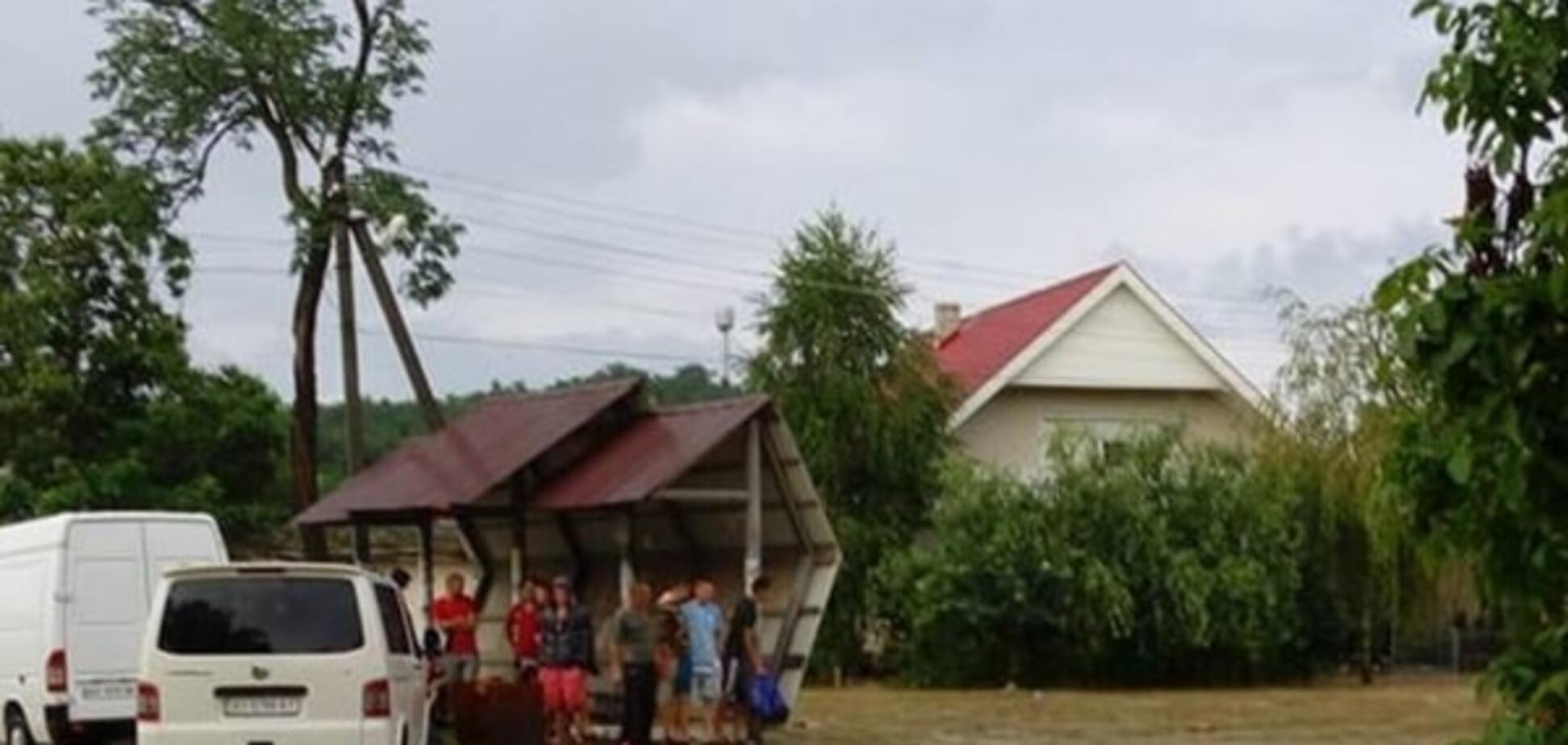 Наслідки стихії на Закарпатті: дороги стали водними артеріями. Фото та відео