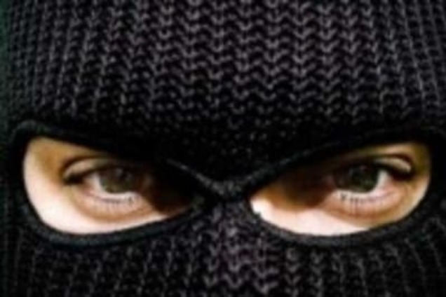 Розбій на дорозі: на Одещині невідомі зі стрільбою пограбували автобус з підприємцями