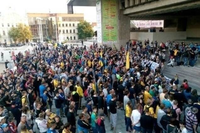 Верните 'Металлист': ультрас Харькова проводят акцию в поддержку клуба. Фото