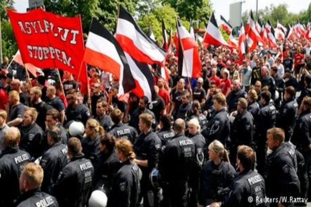 Сутички в Дортмунді під час протестів проти маршу неонацистів