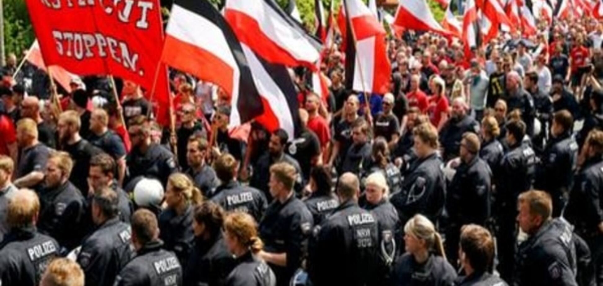 Сутички в Дортмунді під час протестів проти маршу неонацистів