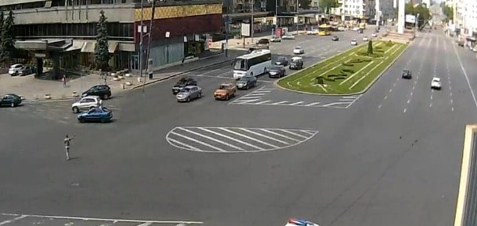 'Как будто вагон разгрузил': в Киеве сотрудник Минобороны 'поработал' светофором. Опубликованы фото